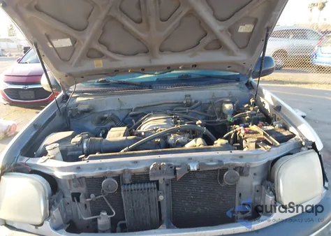 2000 Toyota Tundra Sr5 V8 z USA, uszkodzony, nr VIN 5TBRT3415YS004307